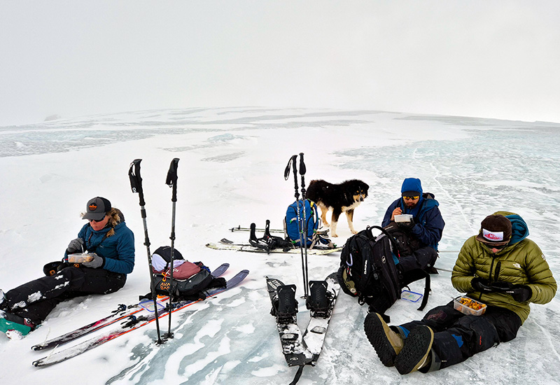 Lunch on Potanin glacier